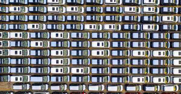 展厅展柜报价_展厅展车能买吗